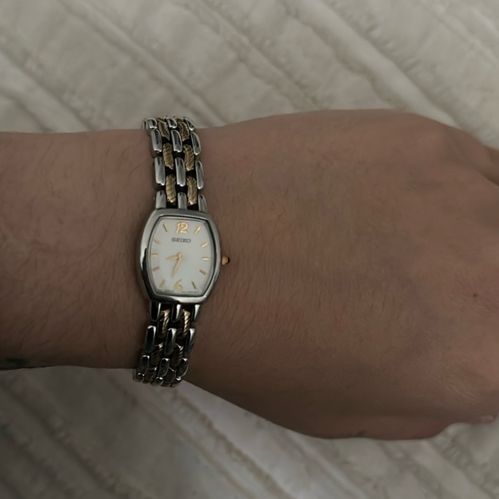 Beautiful 2 toned Seiko Watch